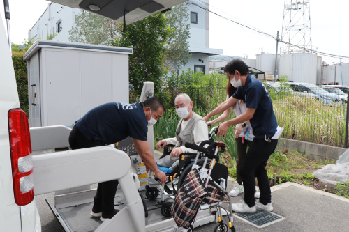 奈良県　東大寺　リハベル　日帰り旅行　日帰りツアー　日本の歴史　奈良空海　大人の遠足　車いすツアー　車いす介助　介護タクシー