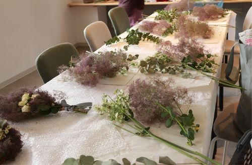 フラワーワークショップ ワークショップ カフェ おしゃれなカフェ 大東市 スワッグ リース ワークショップ ティータイム おやつタイム カフェでゆっくり