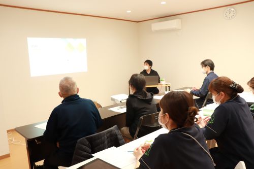 東大阪市　東大阪　メディケア・リハビリ訪問看護ステーション東大阪　メディケア・リハビリ　訪問看護　訪看　ケアマネージャー　ケアマネ　介護　食事介助　支援　食支援　ケア　口腔ケア　言語聴覚士　地域講座