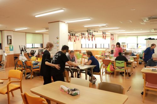 メディケア・リハビリ　メディケアリハビリ　デイセンターリハビリプラザ東大阪　東大阪市　東大阪　デイサービス　デイ　介護　介護職　初任者研修　実務者研修　介護福祉士　未経験　社会人　リハビリ　通所施設　通所　転職　転職活動　就活　就職活動