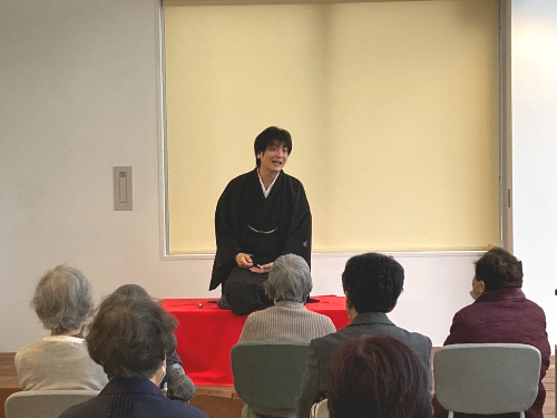 カフェ　スイーツ　落語　落語会　桂あおば　カフェと落語　落語の魅力　落語で笑顔に　スイーツと交流会　交流会　大阪府　大阪府大東市　大東市三住町　訪問看護ステーション　児童発達支援　放課後等デイサービス