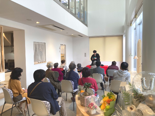 カフェ　スイーツ　落語　落語会　桂あおば　カフェと落語　落語の魅力　落語で笑顔に　スイーツと交流会　交流会　大阪府　大阪府大東市　大東市三住町　訪問看護ステーション　児童発達支援　放課後等デイサービス